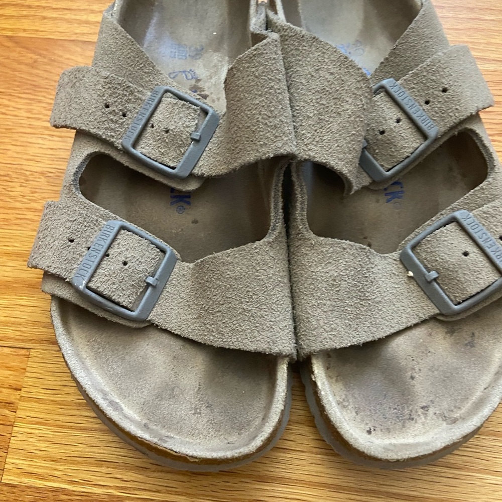 BIRKENSTOCK Women’s Size 39 / 8-8.5 Arizona Taupe Suede 2 Strap Cork Sandals - Picture 15 of 15